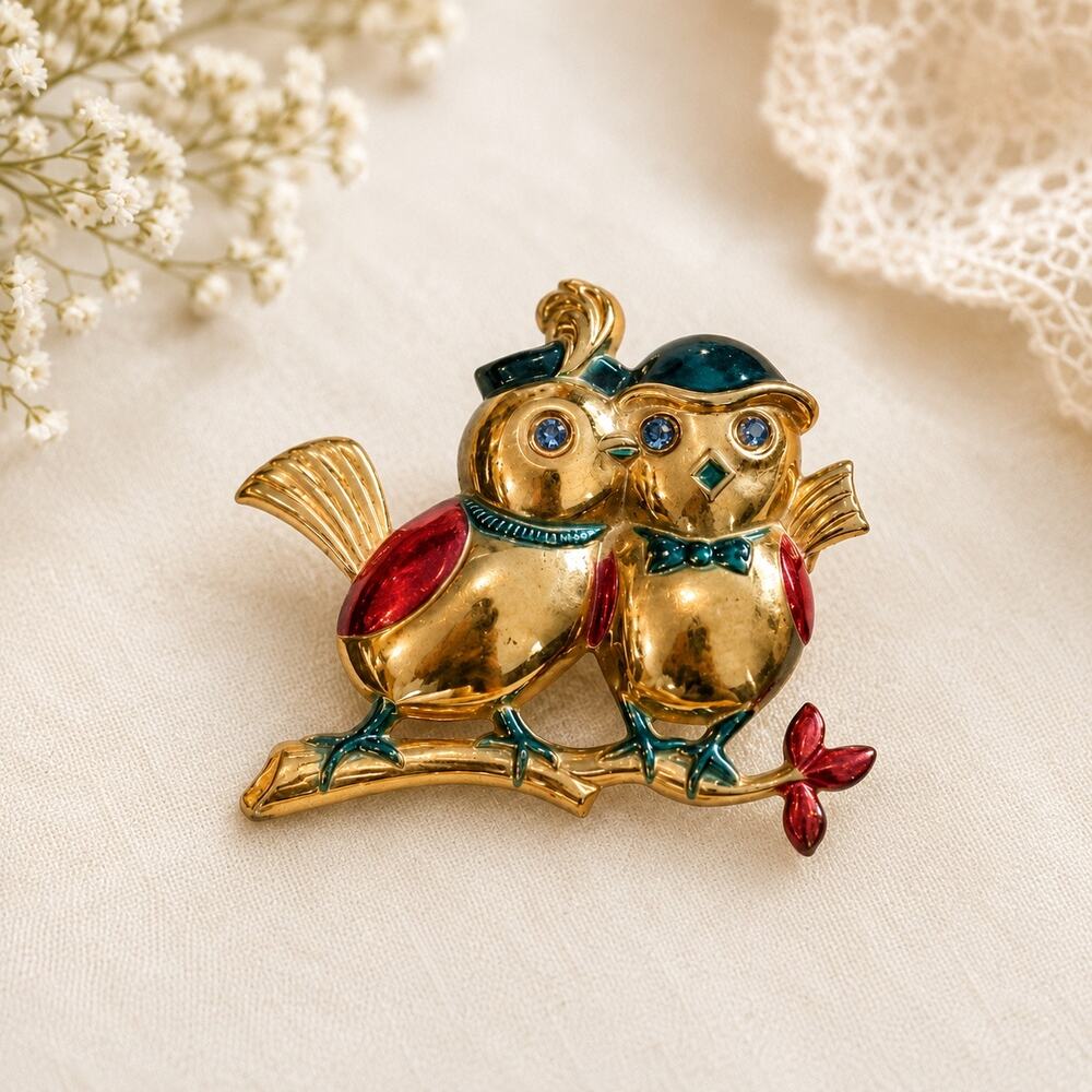 Vintage 1940’s lovebird bird brass gold tone brooch pin